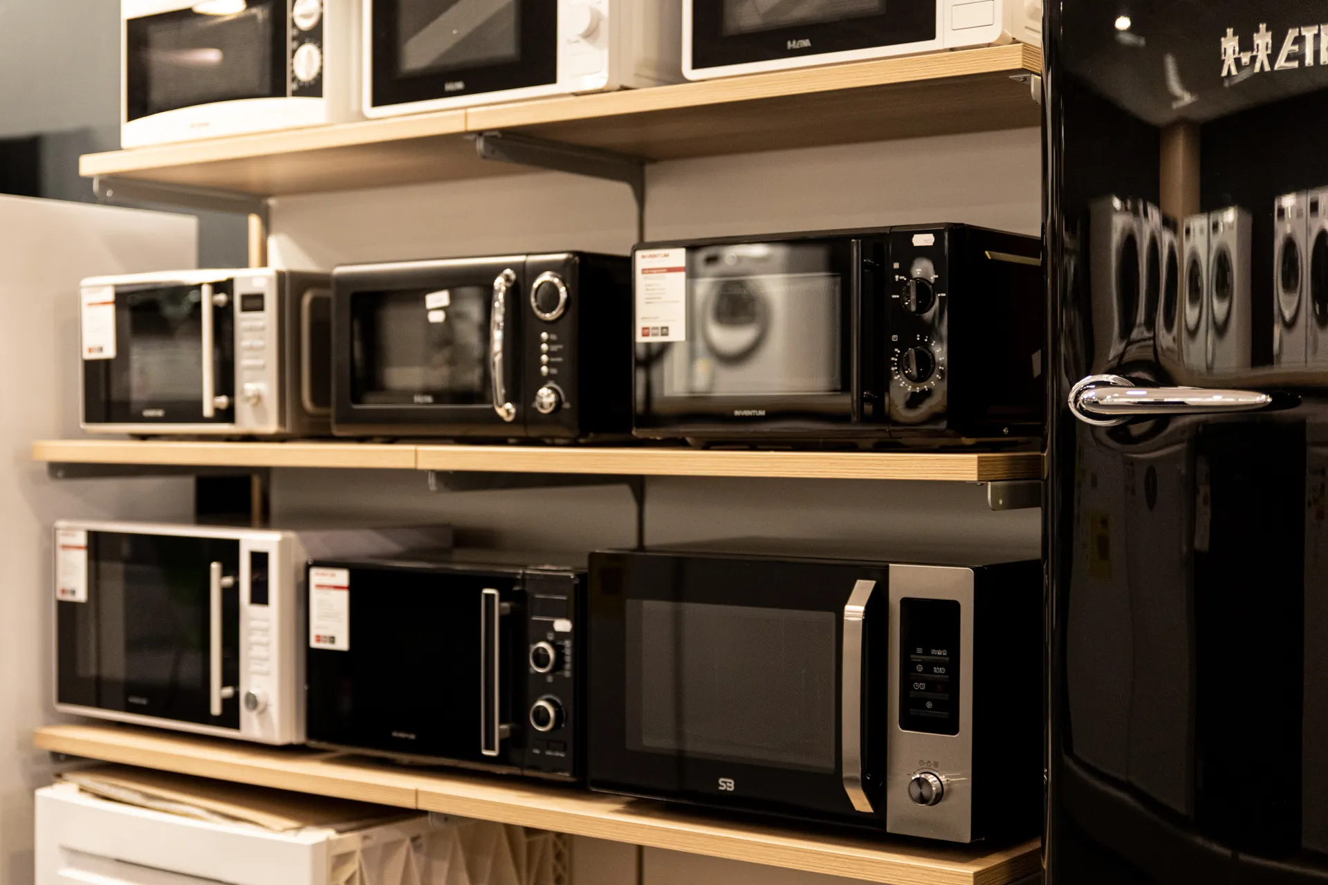 Magnetrons Magnetrons in de showroom van Prieto