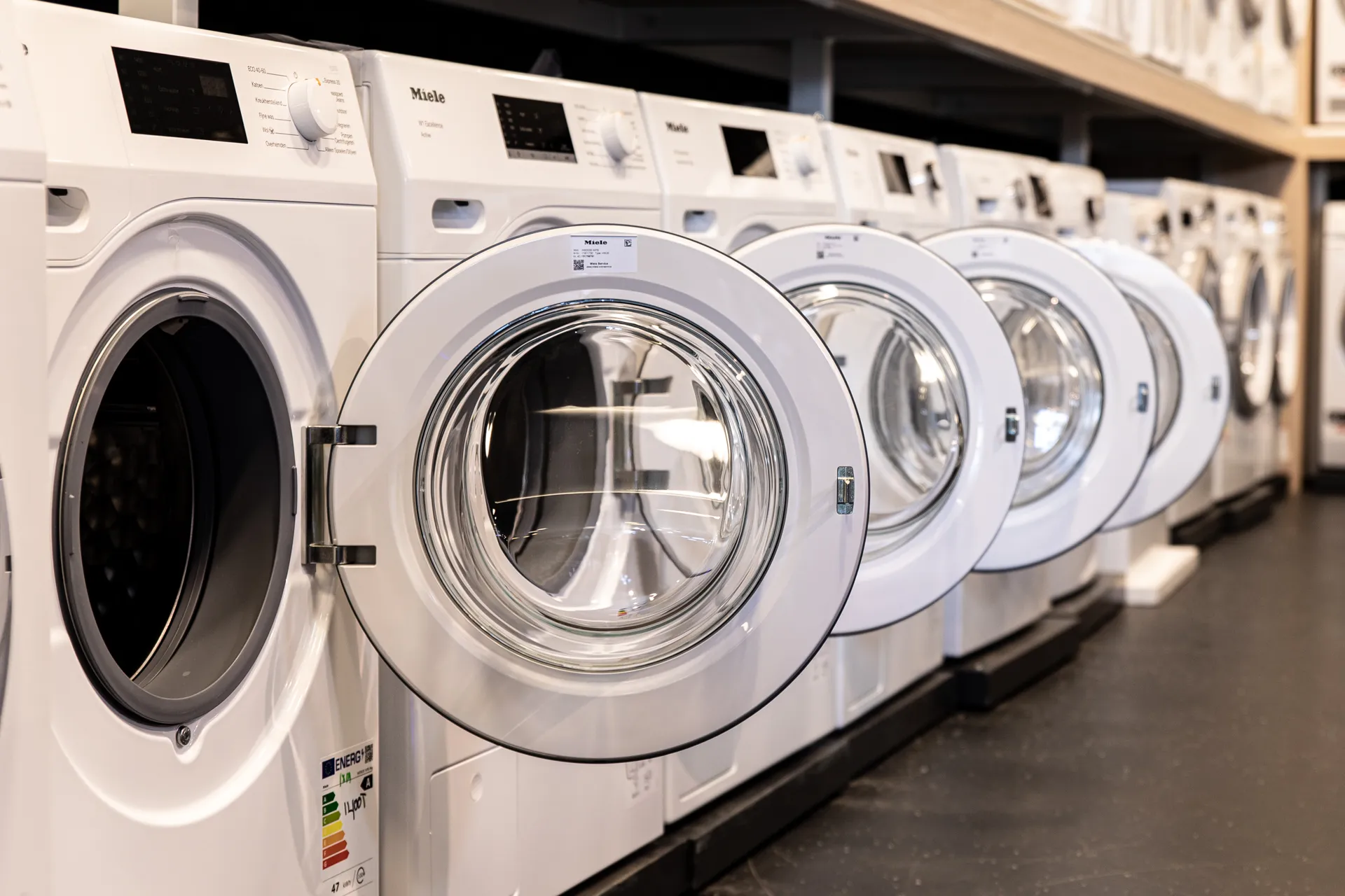 Wasmachines in de showroom van Prieto